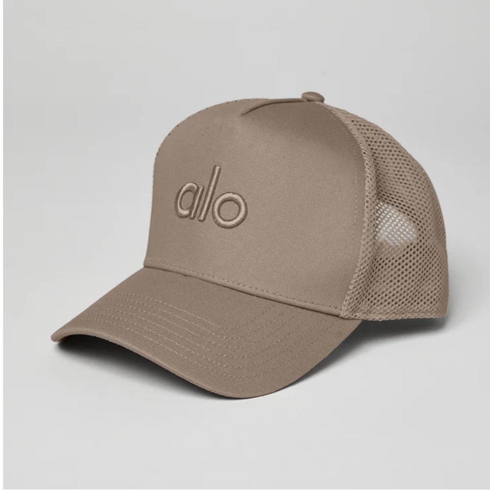 ALO Yoga District Trucker Cap with Mesh Back in Gravel
